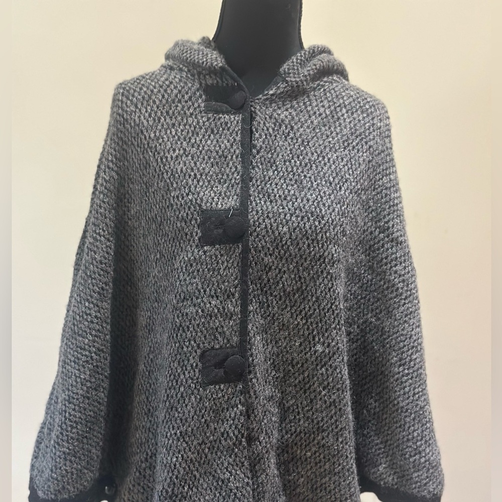 Baby Alpaca wool Women's Black and Gray poncho